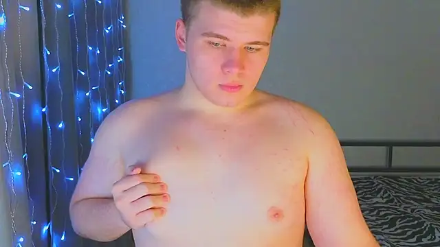 Snapshot of kittenmurr chatting on 12-21-25, 08:38 kittenmurr online show from 12-21-25, 08:38