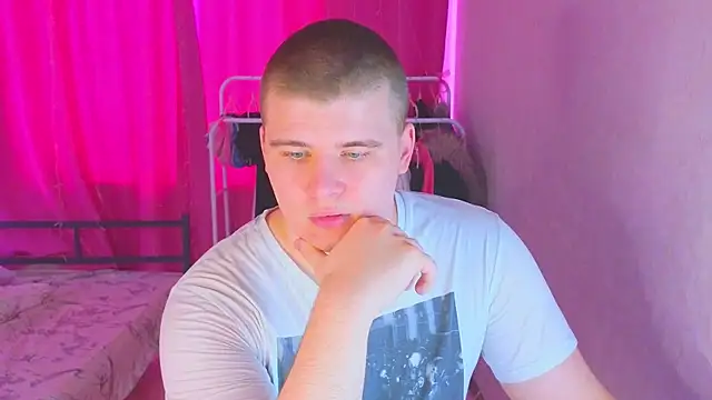 Snapshot of kittenmurr chatting on 02-09-26, 07:34 kittenmurr online show from 02-09-26, 07:34