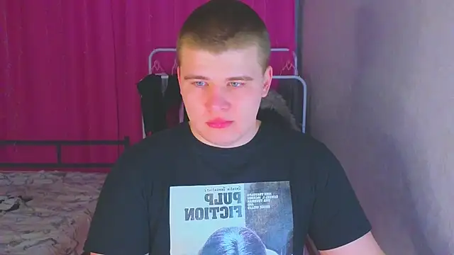 Snapshot of kittenmurr chatting on 02-16-26, 07:32 kittenmurr online show from 02-16-26, 07:32