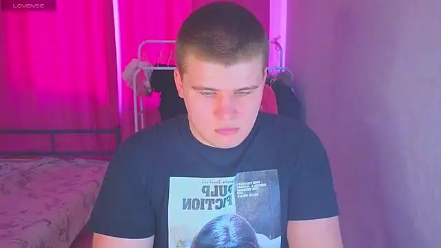 Snapshot of kittenmurr chatting on 02-21-26, 08:15 kittenmurr online show from 02-21-26, 08:15