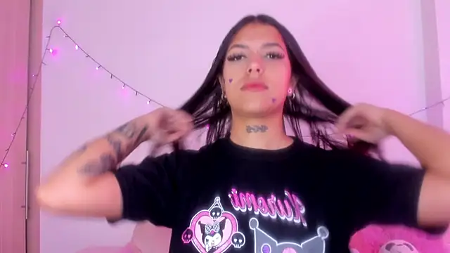 Snapshot of Abby_roussee chatting on 10-23-25, 01:21 Abby roussee online show from 10-23-25, 01:21