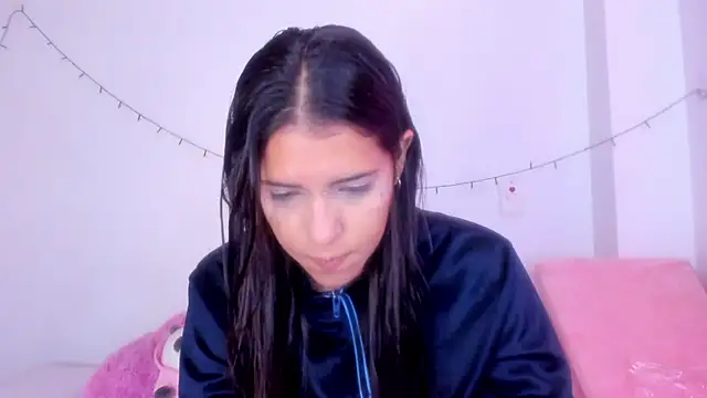 Snapshot of Abby_roussee chatting on 10-29-25, 12:40 Abby roussee online show from 10-29-25, 12:40