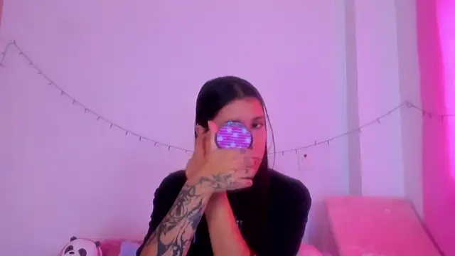 Snapshot of Abby_roussee chatting on 11-07-25, 01:33 Abby roussee online show from 11-07-25, 01:33