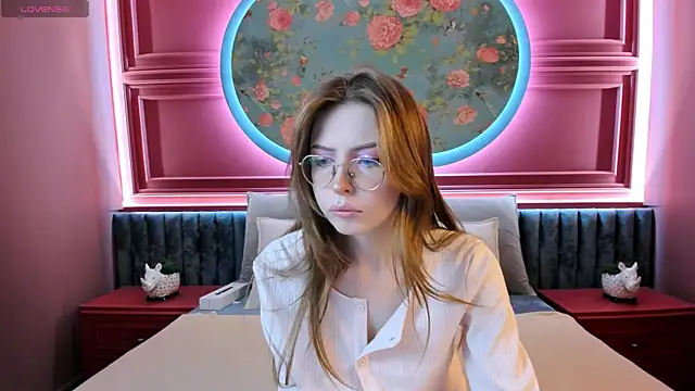 Snapshot of Grace_blush chatting on 10-15-25, 07:08 Grace blush online show from 10-15-25, 07:08