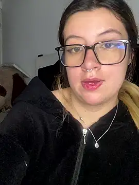 Snapshot of Blair_Bunnyy chatting on 01-11-26, 11:32 Blair Bunnyy online show from 01-11-26, 11:32