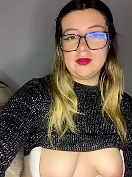 Snapshot of Blair_Bunnyy chatting on 03-12-26, 04:40 Blair Bunnyy online show from 03-12-26, 04:40