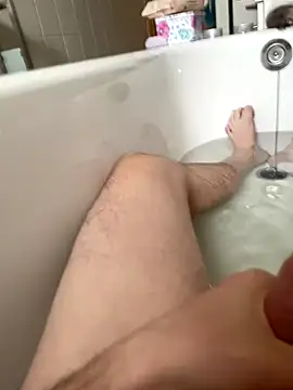 Snapshot of Leonddx chatting on 10-06-25, 12:24 Leonddx online show from 10-06-25, 12:24