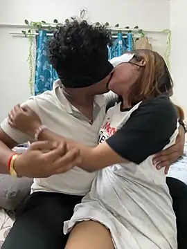 Cutie Shruti online show from 11-17-25, 12:33