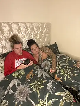 Charsworld online show from 11-14-25, 06:39