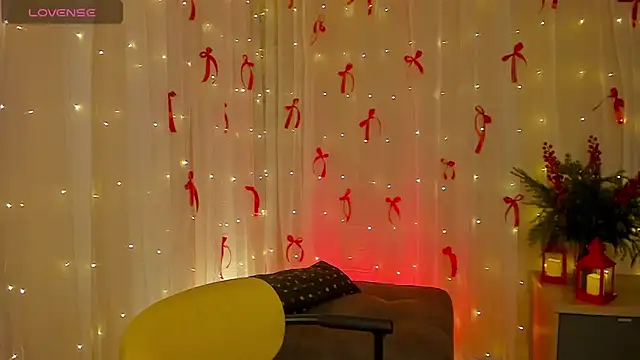 Snapshot of sun4ox chatting on 12-19-25, 05:03 sun4ox online show from 12-19-25, 05:03