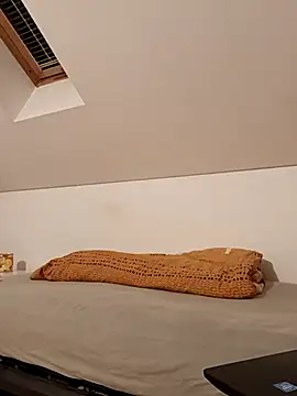 bolo1984 online show from 10-27-25, 05:17