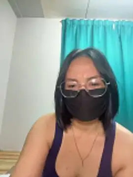 Snapshot of melyiaaa chatting on 12-02-25, 03:29 melyiaaa online show from 12-02-25, 03:29