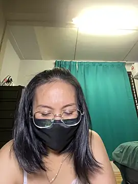 Snapshot of melyiaaa chatting on 03-24-26, 02:11 melyiaaa online show from 03-24-26, 02:11