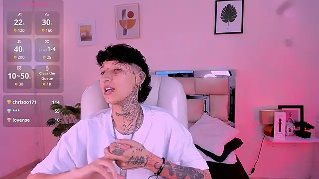 Snapshot of Luci_Rose chatting on 11-07-25, 03:12 Luci Rose online show from 11-07-25, 03:12