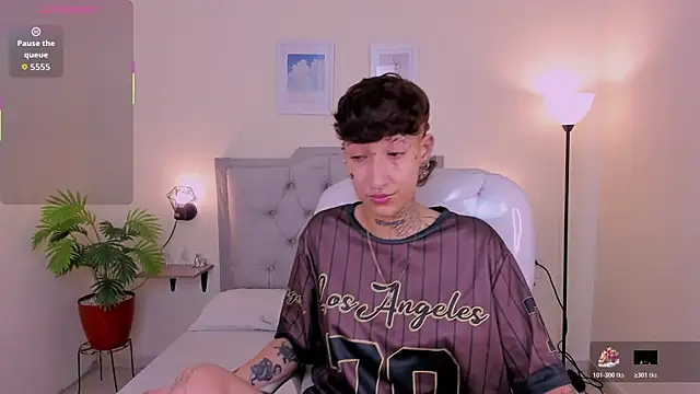 Snapshot of Luci_Rose chatting on 11-19-25, 03:39 Luci Rose online show from 11-19-25, 03:39