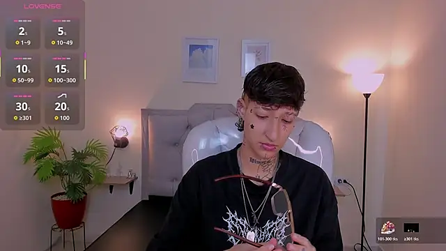 Snapshot of Luci_Rose chatting on 11-20-25, 11:59 Luci Rose online show from 11-20-25, 11:59