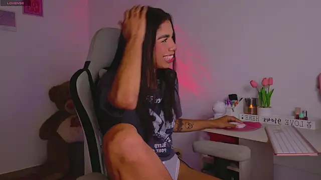 BrunetteAdams001 online show from 01-09-26, 03:09