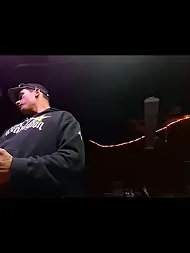 twistafatpipe online show from 10-26-25, 09:21