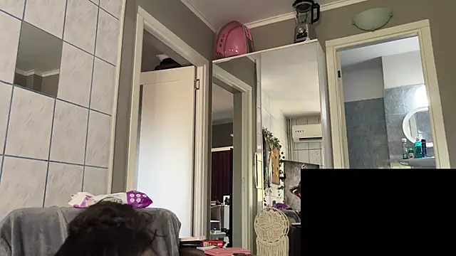 Snapshot of Secret_Lovers1 chatting on 07-11-26, 01:36 Secret Lovers1 online show from 07-11-26, 01:36