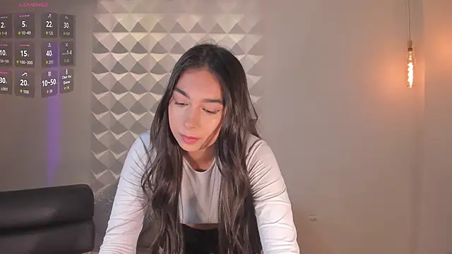 Snapshot of VeronicaBlue chatting on 09-14-25, 11:20 VeronicaBlue online show from 09-14-25, 11:20