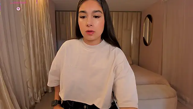 Snapshot of VeronicaBlue chatting on 10-15-25, 10:04 VeronicaBlue online show from 10-15-25, 10:04
