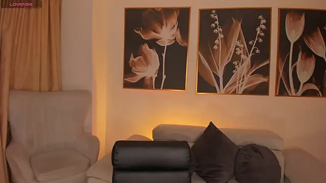 AyshelBrown online show from 12-20-25, 08:38