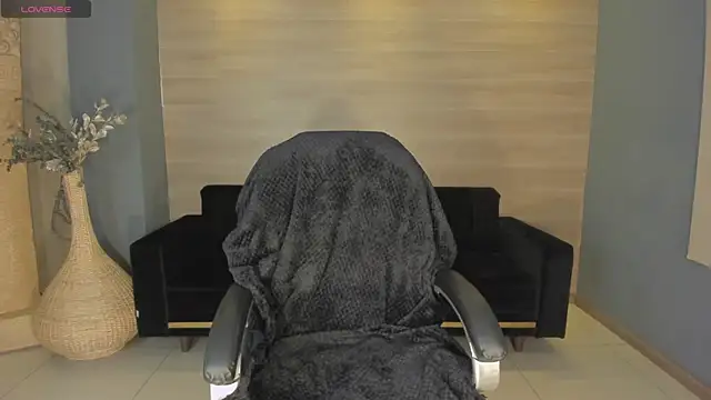 MilaColeman online show from 10-04-25, 02:31