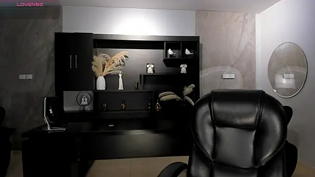 Snapshot of MilaColeman chatting on 06-11-26, 03:59 MilaColeman online show from 06-11-26, 03:59