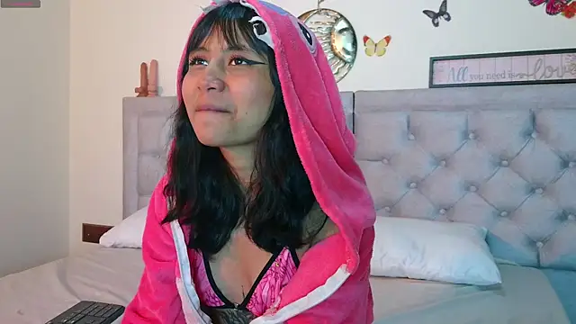 Snapshot of NubesNubladas chatting on 11-13-25, 03:49 NubesNubladas online show from 11-13-25, 03:49