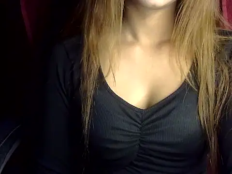 Snapshot of heartless_Queen chatting on 11-12-25, 05:19 heartless Queen online show from 11-12-25, 05:19