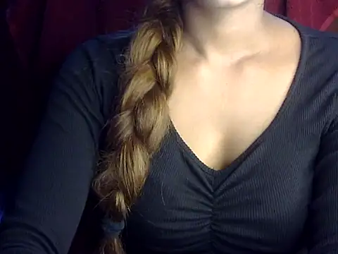 Snapshot of heartless_Queen chatting on 11-25-25, 05:18 heartless Queen online show from 11-25-25, 05:18