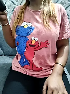 Snapshot of siya00 chatting on 10-07-25, 11:13 siya00 online show from 10-07-25, 11:13