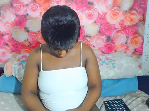 MiniMinaj online show from 12-14-25, 05:07