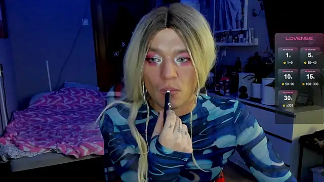 Kkkylie online show from 06-17-26, 12:35