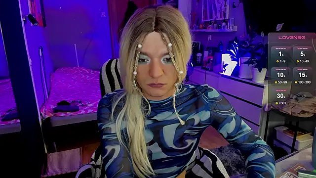 Kkkylie online show from 06-18-26, 03:29