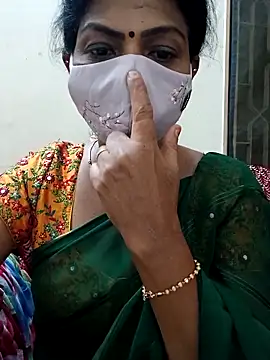 Snapshot of Rithya27 chatting on 10-02-25, 06:15 Rithya27 online show from 10-02-25, 06:15