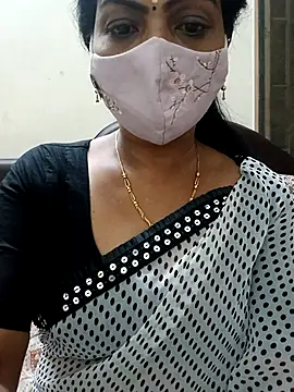 Snapshot of Rithya27 chatting on 01-08-26, 05:37 Rithya27 online show from 01-08-26, 05:37