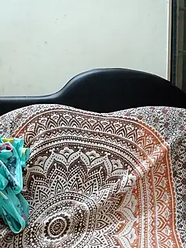 Snapshot of Rithya27 chatting on 02-16-26, 05:42 Rithya27 online show from 02-16-26, 05:42