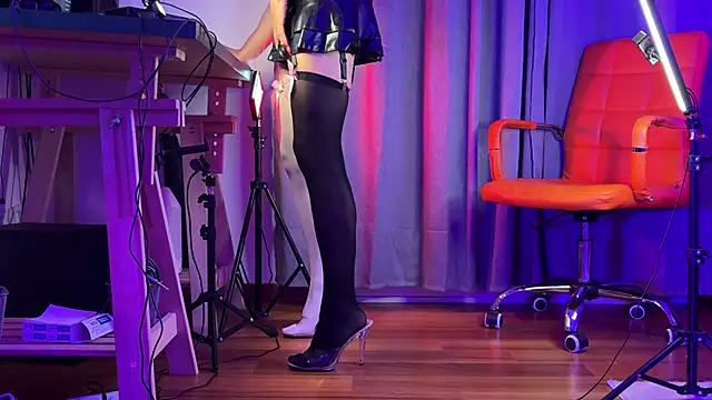 utopia2025 online show from 10-17-25, 08:11