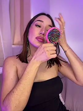 Snapshot of Bella-taylorr chatting on 05-11-26, 02:45 Bella-taylorr online show from 05-11-26, 02:45