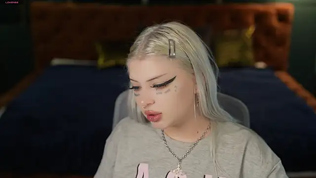 Snapshot of Yuki_sun chatting on 11-22-25, 03:33 Yuki sun online show from 11-22-25, 03:33