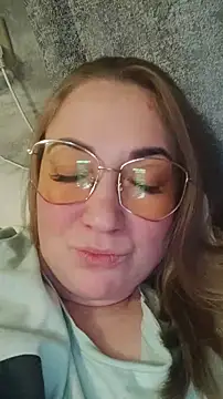 Kiss Eva online show from 12-28-24, 12:04