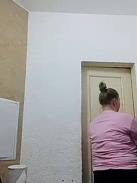 Kiss Eva online show from 11-04-25, 05:34