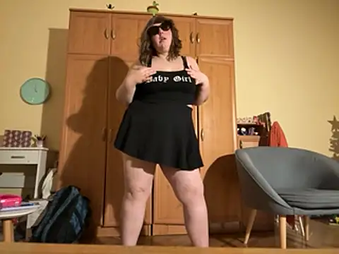 Snapshot of CherryLace04 chatting on 02-01-26, 03:32 CherryLace04 online show from 02-01-26, 03:32