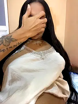 Snapshot of Luna025 chatting on 10-23-25, 06:13 Luna025 online show from 10-23-25, 06:13