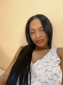 Snapshot of Luna025 chatting on 11-18-25, 11:03 Luna025 online show from 11-18-25, 11:03