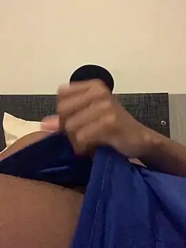 Snapshot of edualqxo chatting on 11-09-25, 10:41 edualqxo online show from 11-09-25, 10:41