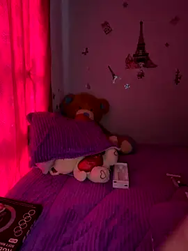 Snapshot of naomirouse_ chatting on 12-05-25, 06:37 naomirouse online show from 12-05-25, 06:37