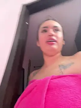 Snapshot of naomirouse_ chatting on 12-21-25, 09:44 naomirouse online show from 12-21-25, 09:44