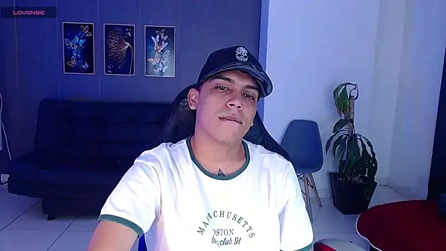 Snapshot of david_santos16 chatting on 09-14-25, 03:16 david santos16 online show from 09-14-25, 03:16